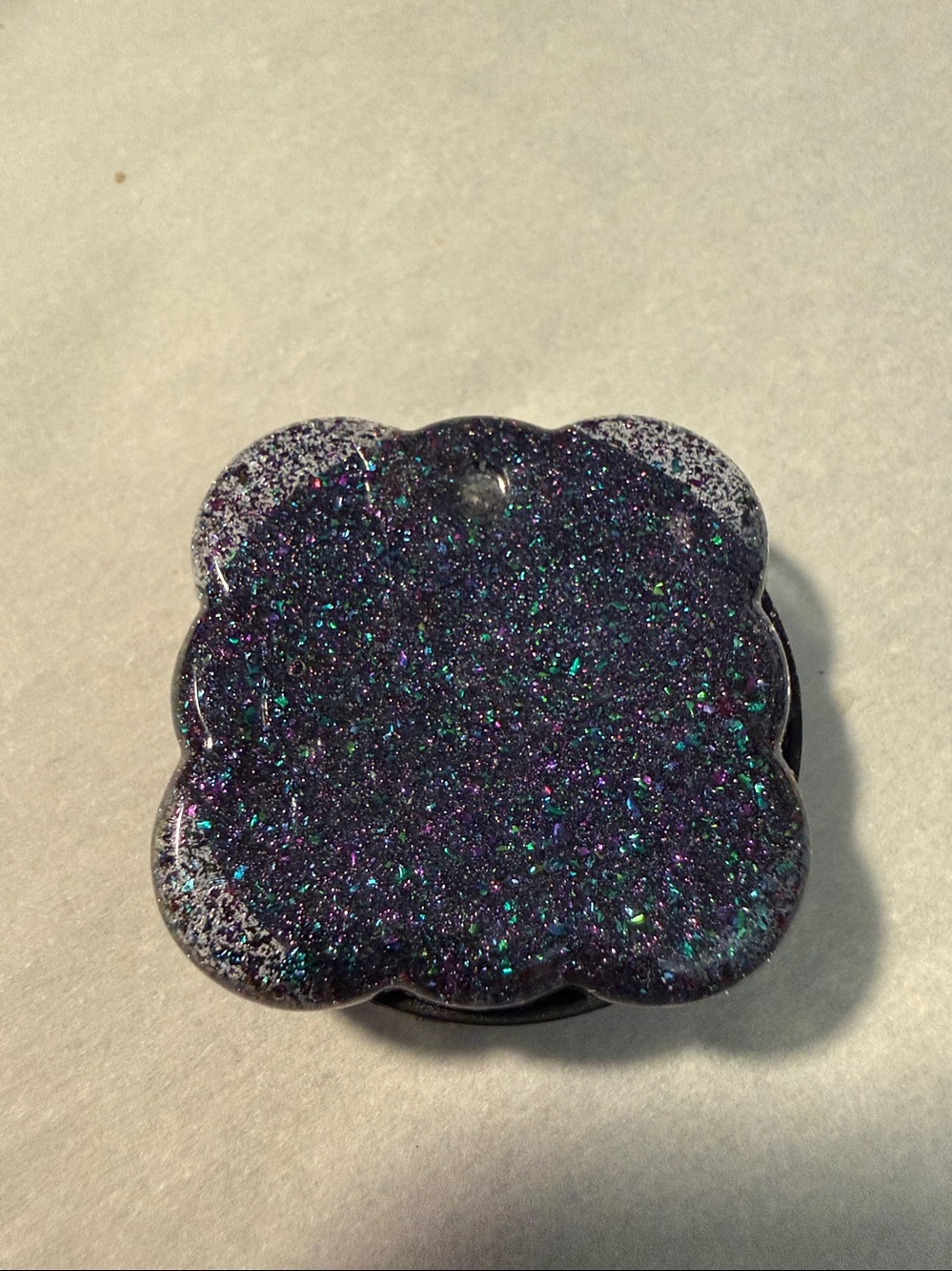 Black Scalloped Square-Shaped Shimmer “Pop Socket-like” Phone Grip